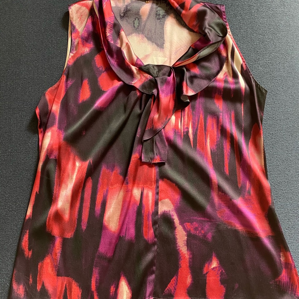 Silk multi color shell by Tahari. Beautiful one of a kind print.